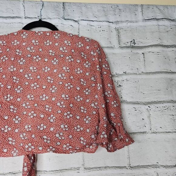 Lulus Short Sleeve Cropped Tie Front Carnation Crush Floral Top Womens Small - Picture 8 of 12